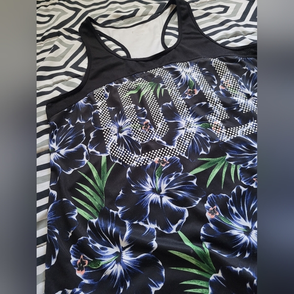 Hyba XXL racetrack workout tank - Picture 2 of 6